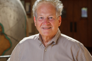 Frank Connolly awarded inaugural CUR-Goldwater Scholars Faculty Mentor Award