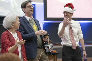 Neuroscientist unwraps the magic of science  during inaugural Christmas Lecture